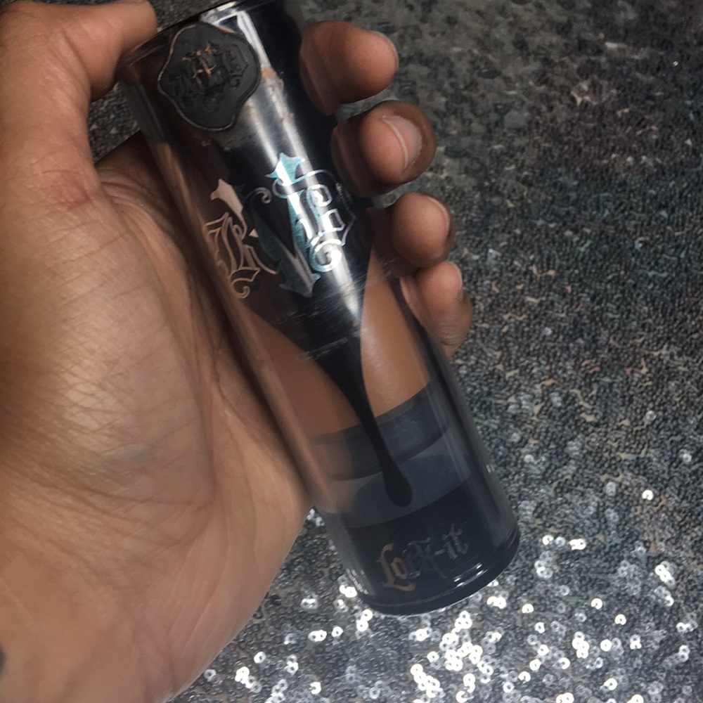 Kat Von D Foundation - Medium 65